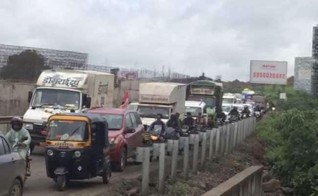 An Extended Weekend Leads To Traffic Mess On Pune-Satara Road