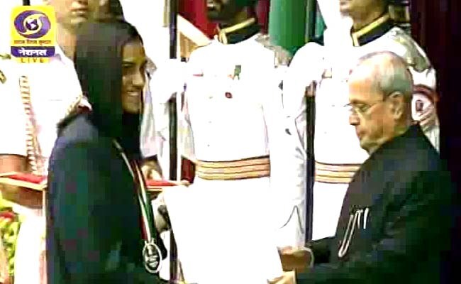 पीवी सिंधु, दीपा कर्मकार, साक्षी मलिक और जीतू राय को राजीव गांधी खेल रत्न पुरस्कार पीवी सिंधु, दीपा कर्मकार, साक्षी मलिक और जीतू राय को राजीव गांधी खेल रत्न पुरस्कार