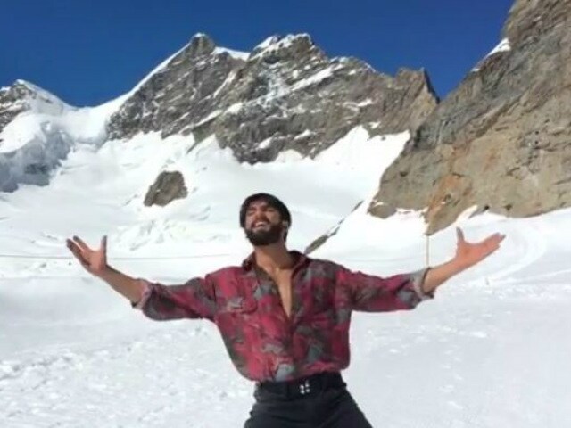 Have You Seen Ranveer Singh Dancing in Snow For Shah Rukh Khan Yet?