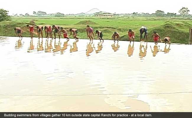 ओलिंपिक मेडल का ख्वाब देखती रेखा कुमारी को 'खतरनाक' बांध में करना पड़ रहा है तैरने का अभ्यास