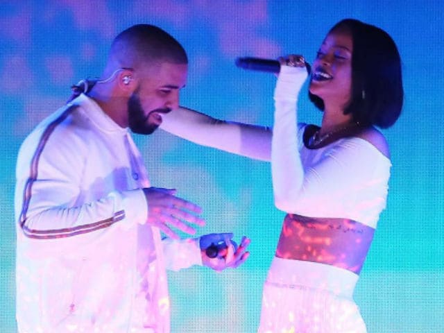 Rihanna Joins Drake Onstage During His Performance