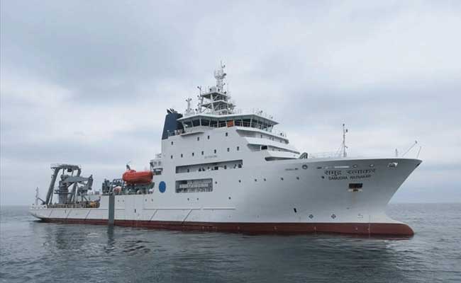 लापता एएन32 विमान की तलाश कर रहे जहाज़ों को पानी के नीचे दिखी कुछ वस्तुएं