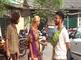 Gang Takes Foreign Tourists For A Ride, Lies About Curfew In Delhi Gang Takes Foreign Tourists For A Ride, Lies About Curfew In Delhi