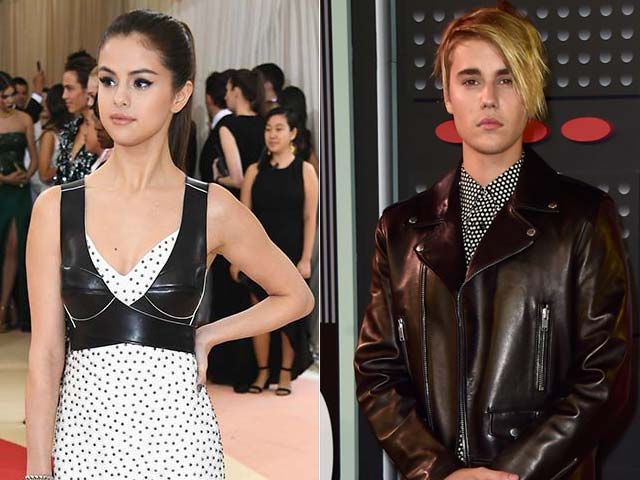 Selena Gomez, Justin Bieber Win at Teen Choice Awards