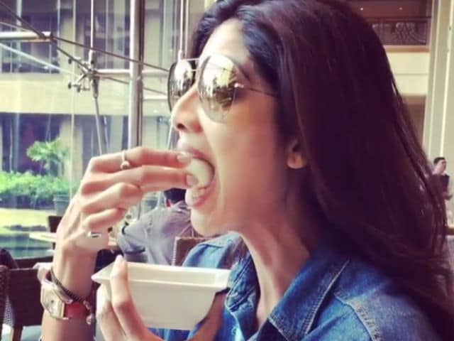 That's How You Eat a Rasgolla, Like Shilpa Shetty in This Video