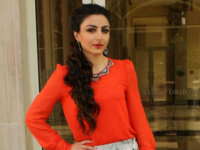 Here's What Aunt Soha Ali Khan Has to Say About Saif-Kareena's Baby