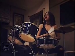 Akshay Kumar's <i>Rustom</i> Gets 'Rocking' Promotion From Sonakshi Sinha Akshay Kumar's <i>Rustom</i> Gets 'Rocking' Promotion From Sonakshi Sinha