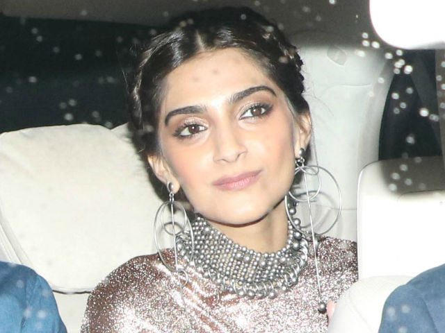 Sonam Kapoor's Rumoured Boyfriend Was Also at Akshay's Will Smith Party