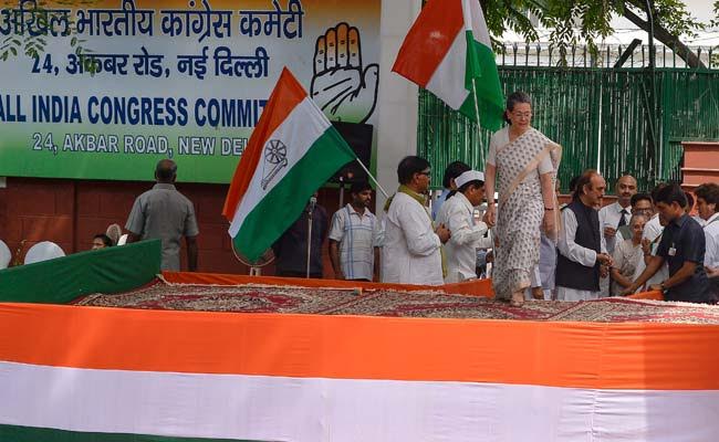 Sonia Gandhi Visits PM Modi's Varanasi To Launch Congress Campaign In UP