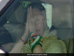 कांग्रेस अध्यक्ष सोनिया गांधी वायरल बुखार के चलते अस्पताल में भर्ती, सेहत में अब सुधार कांग्रेस अध्यक्ष सोनिया गांधी वायरल बुखार के चलते अस्पताल में भर्ती, सेहत में अब सुधार