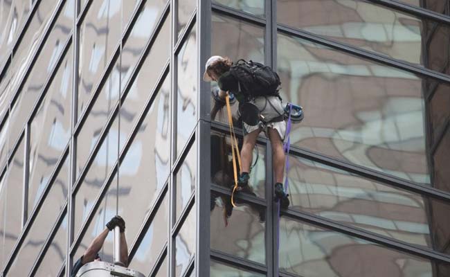 Police Charge US Teen Over Dramatic Trump Tower Climb