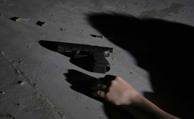 वर्ली में पारिवारिक कलह में बुजुर्ग ने पत्नी की गोली मारकर की हत्या, फिर खुद को भी गोली मार किया सुसाइड