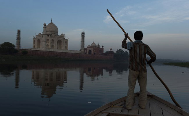 Childhood Cancer Awareness Exhibition At Taj Mahal