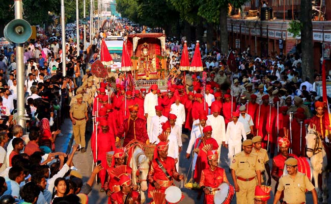 Image result for जयपुर में निकली तीज माता की सवारी