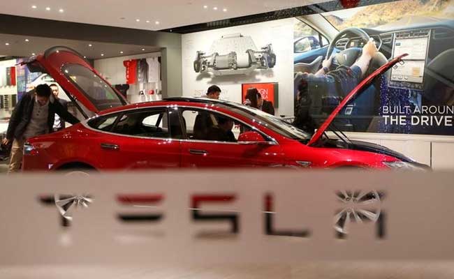 A Tesla Owner's Excuse For His Drunk Driving Crash: The Car Was Driving
