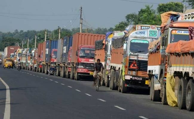 As Delhi Air Quality Remains Severe, Entry Of Trucks Banned For 24 Hours