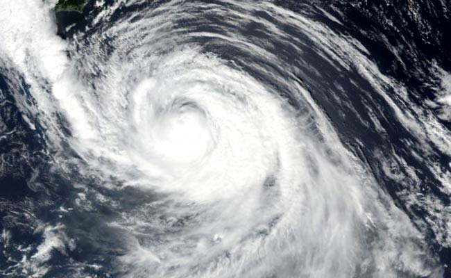 Strong Typhoon Lionrock Aims For Japan's Northeast