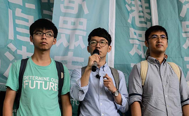 Hong Kong Pro-Democracy Leaders Escape Jail On Protest Charges