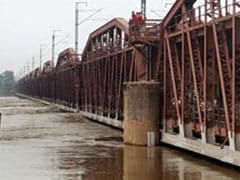 Old Yamuna Bridge Opened For Rail Traffic