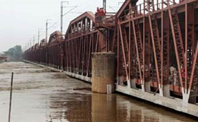 Old Yamuna Bridge Opened For Rail Traffic