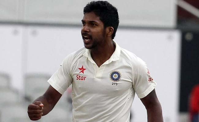 वरुण एरोन, जयंत यादव और हार्दिक पांड्या की गेंदबाजी से भारत 'ए' ने वापसी की...