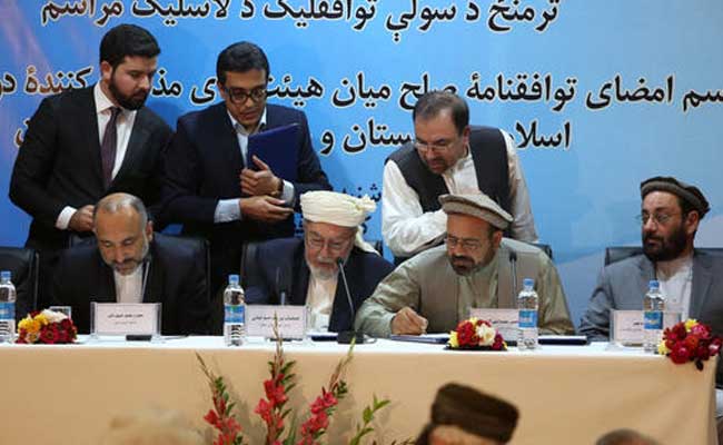 Afghanistan Signs Draft Peace Deal With Prominent Warlord