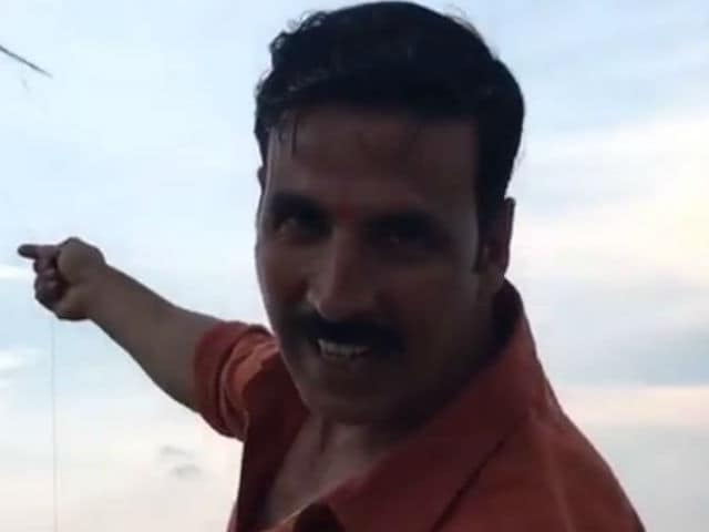 What Akshay Kumar Did in Varanasi While Jolly LLB 2 Shoot Took a Break