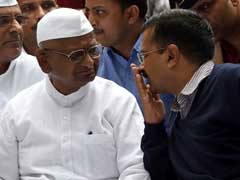 Notes Ban: Anna Hazare Hails PM Narendra Modi's 'Revolutionary' Step, Kejriwal Criticizes It