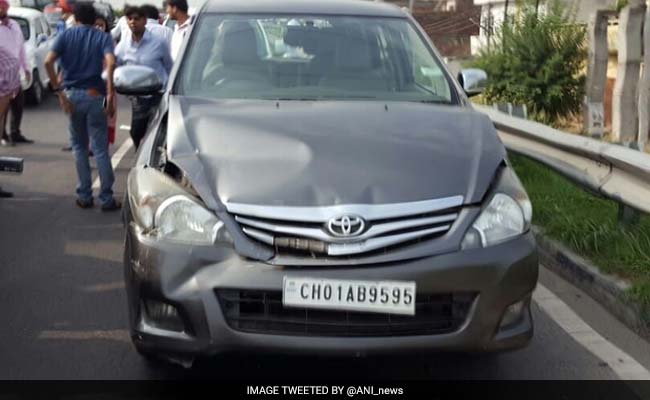 अरविंद केजरीवाल की कार ने पुलिस की गाड़ी को टक्कर मारी, सभी सुरक्षित