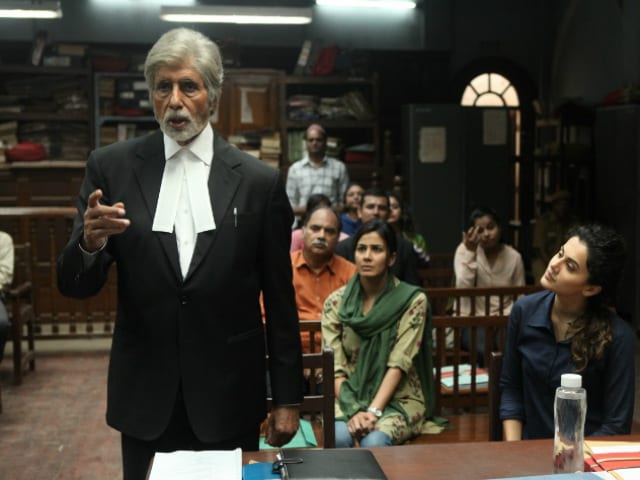 Amitabh Bachchan's Pink Gets 5 Star Reviews From Celebs