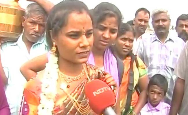 Bride From Bengaluru Walks For Hours As Cauvery Protests Hit Buses To Tamil Nadu