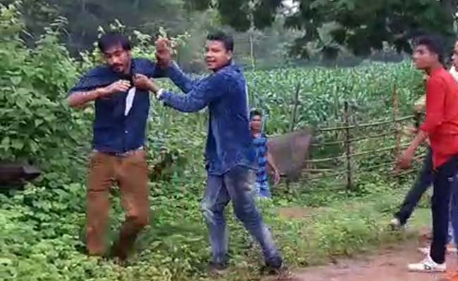 छत्तीसगढ़ : रोडरेज के मामले में बीजेपी नेता का बेटा युवक की पिटाई करते कैमरे में कैद