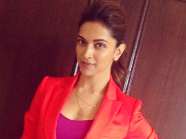 Deepika Padukone's Class Photograph is Driving The Internet Crazy