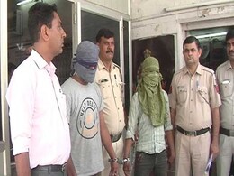 दिल्ली फिर शर्मसार : लखनऊ जा रही युवती के साथ दो ऑटो ड्राइवरों ने किया गैंगरेप, आरोपी गिरफ्तार दिल्ली फिर शर्मसार : लखनऊ जा रही युवती के साथ दो ऑटो ड्राइवरों ने किया गैंगरेप, आरोपी गिरफ्तार