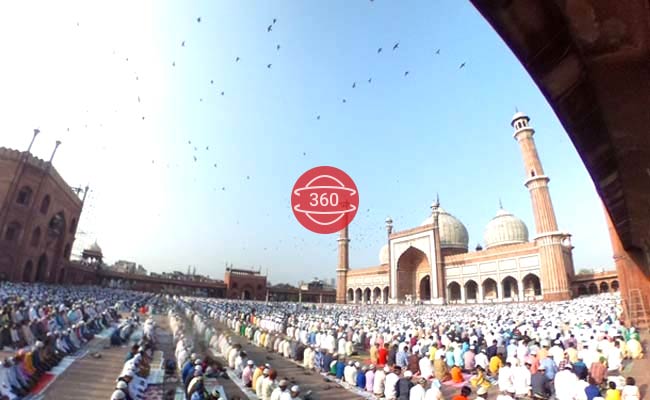 Stunning 360 Degree-View Of Eid Prayers At Delhi's Jama Masjid
