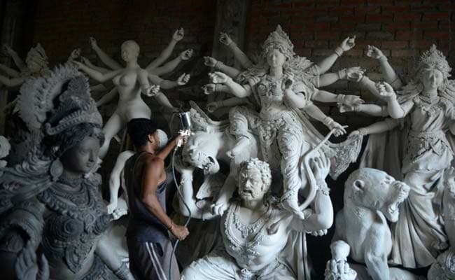 Kolkata Jail Inmates Carve Idols Ahead Of The Durga Puja Festival