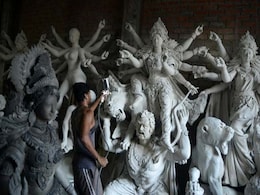 Kolkata's Idol Maker Becomes First To Send Fiberglass Durga Idol Overseas Amid Covid Kolkata's Idol Maker Becomes First To Send Fiberglass Durga Idol Overseas Amid Covid