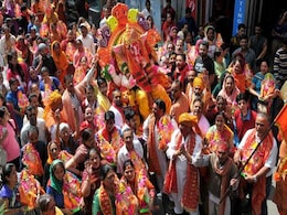 Ganpati Visarjan 2019: जानिए अनंत चतुर्दशी के दिन गणेश विसर्जन का शुभ मुहूर्त, पूजा विधि, व्रत कथा और मान्यताएं Ganpati Visarjan 2019: जानिए अनंत चतुर्दशी के दिन गणेश विसर्जन का शुभ मुहूर्त, पूजा विधि, व्रत कथा और मान्यताएं
