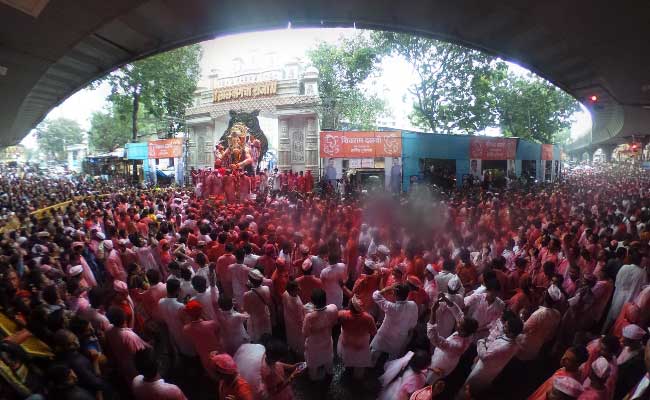 360 Degree View Of Ganesh Visarjan In Mumbai