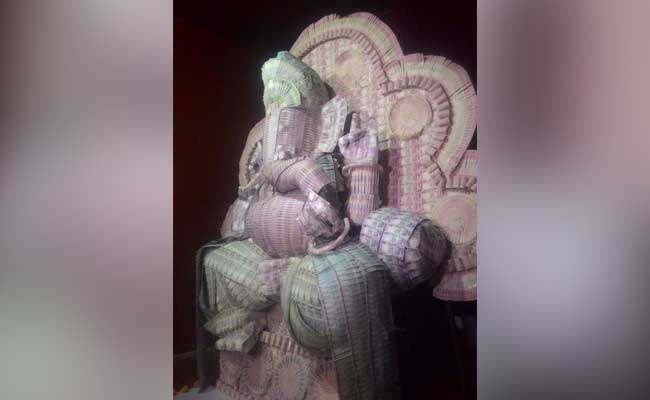 देखिए गणपति बप्पा की यह प्रतिमा जो बनी है सिर्फ और सिर्फ नोटों से...