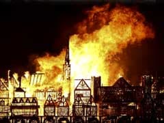 London Replica Torched To Mark Great Fire Anniversary
