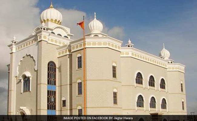 Dozens Arrested For Protest At UK Gurdwara, Police Seize <i>Kirpans</i>