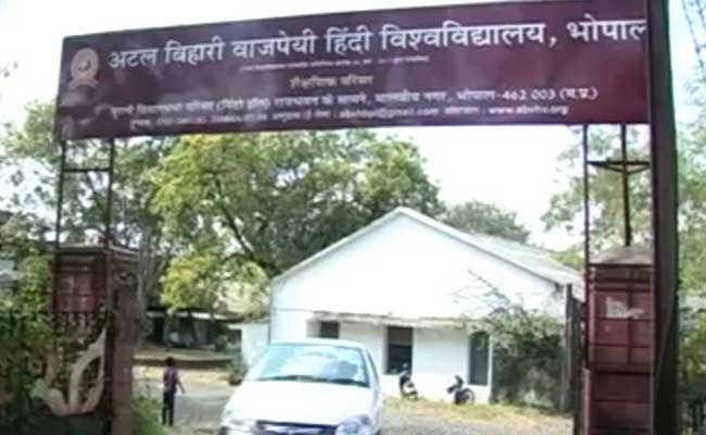 It's Complicated. India's First Hindi Engineering Course Isn't A Hit Yet