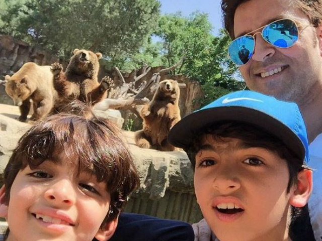 Hrithik Roshan and Sons Wear <I>Kala Chashma</i> in Beyond Adorable Pic