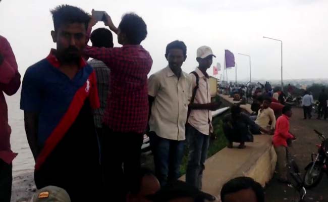 Hyderabad Preps For Floods, But Selfies, Celebrations At Telangana Dams