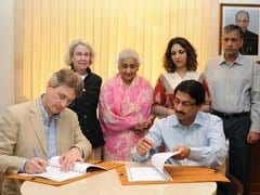 India, Metropolitan Museum Sign Agreement To Extend Fellowship Programme