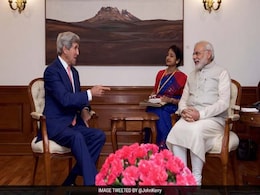 अमेरिकी विदेश मंत्री जॉन केरी से बोले पीएम मोदी, 'लगता है कि बारिश ने आपका स्वागत गर्मजोशी से किया ' अमेरिकी विदेश मंत्री जॉन केरी से बोले पीएम मोदी, 'लगता है कि बारिश ने आपका स्वागत गर्मजोशी से किया '