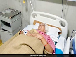 Mumbai: Woman Suffers Heart Attack In Train, But Emergency Chain Doesn't Work Mumbai: Woman Suffers Heart Attack In Train, But Emergency Chain Doesn't Work