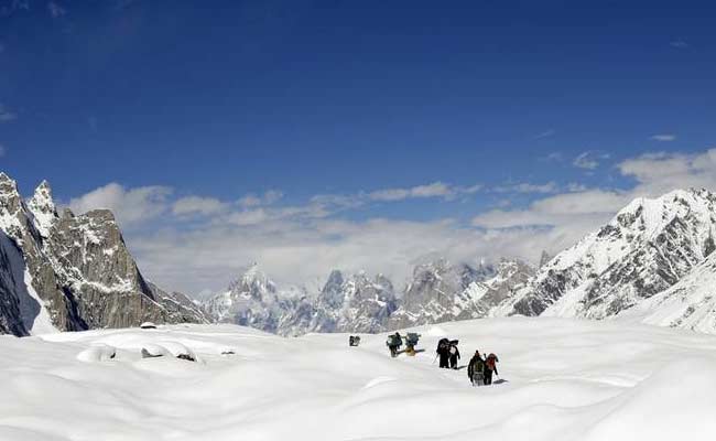 Aerial Search Suspended For Missing US Climbers In Pakistan