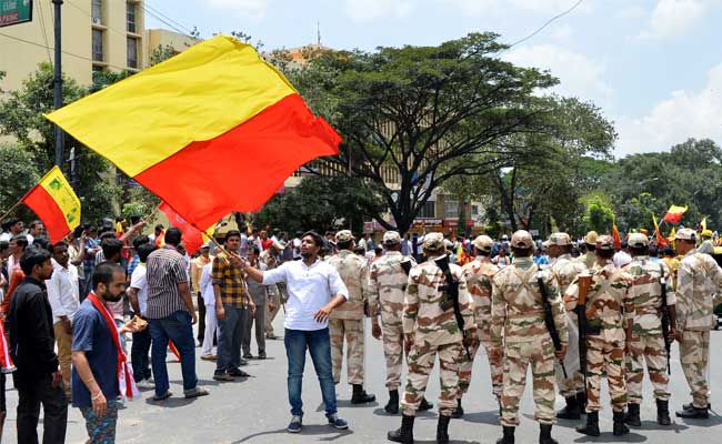 On Karnataka Rajyotsava, PM, Chief Minister Kumaraswamy Share Greetings